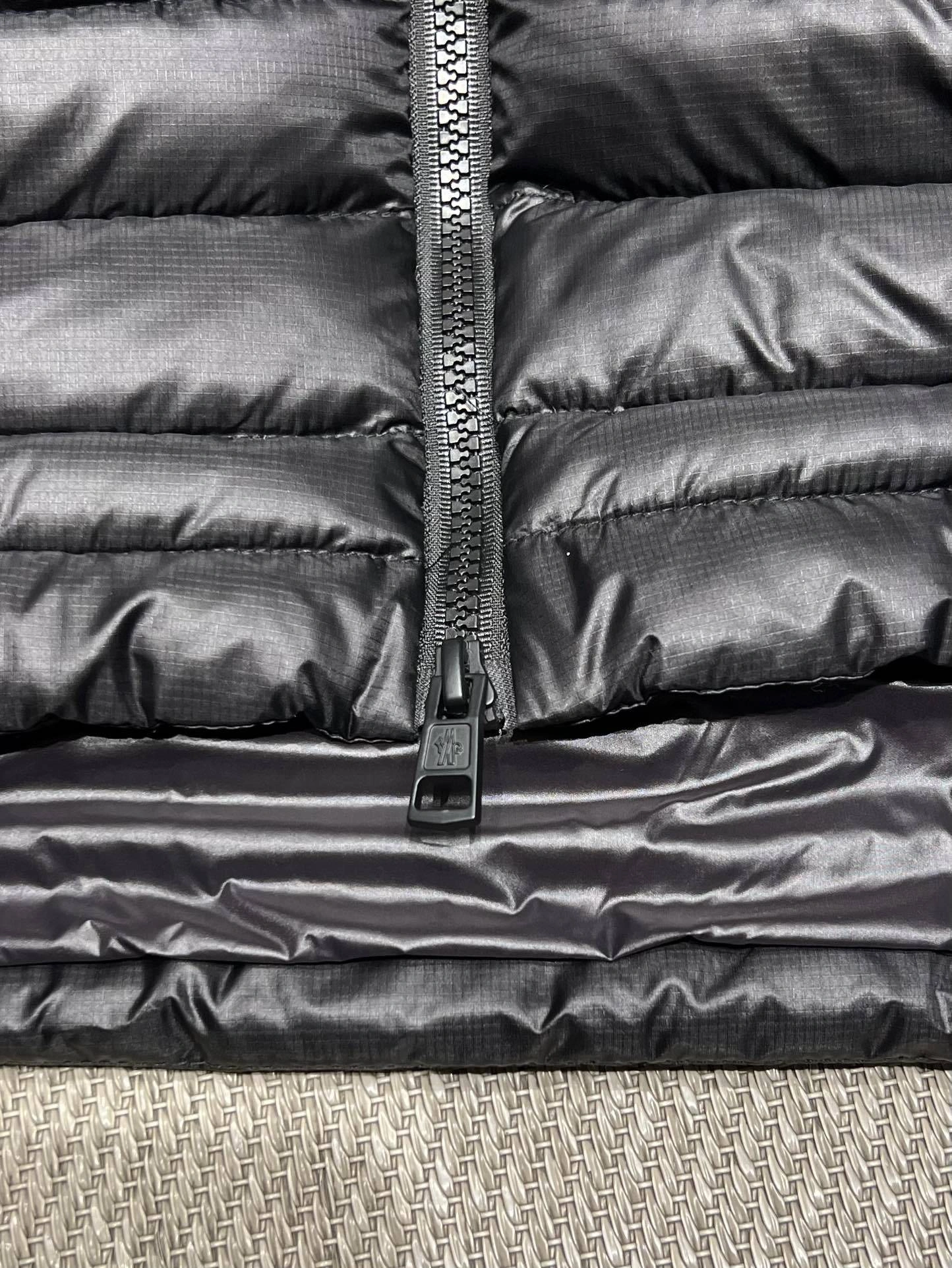 wg.luxury-- 7o9385r Down jacket white goose down item:E-F140J2126H